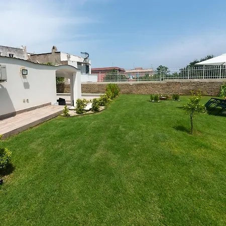 펜션 Il Giardino 프로치다